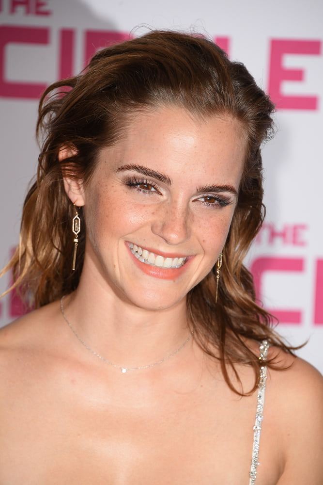 cg2yWIbO Emma Watson 1 87.jpg